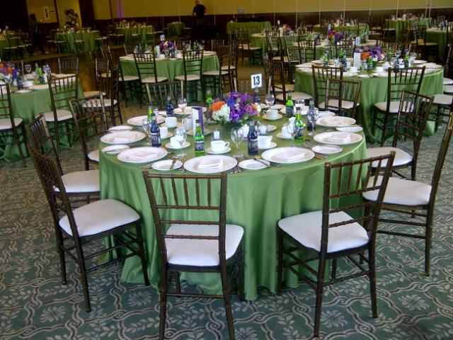 green table setting